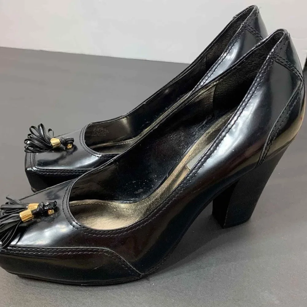 EUC Vince‎ Camuto Square Toe Tassel Detail Pumps Size 7